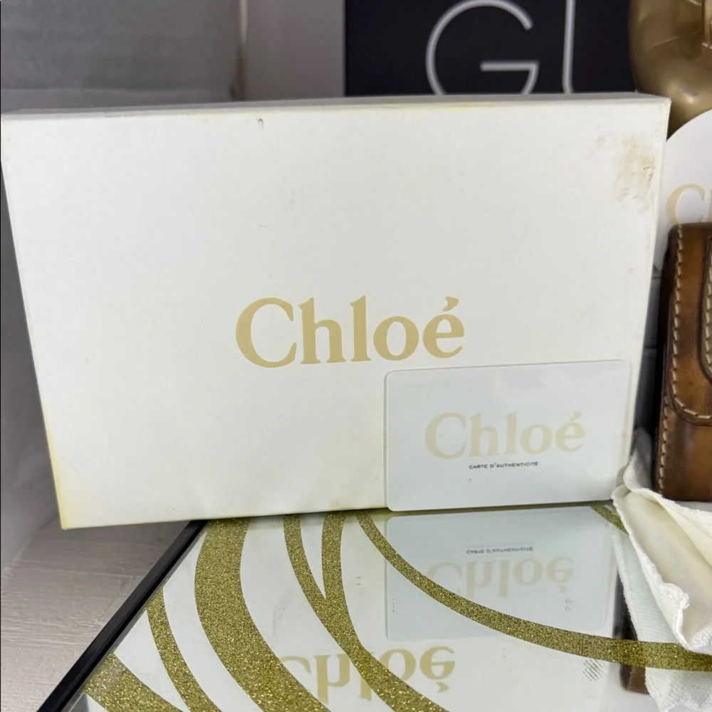 Chloe Brown Leather Wallet with Gold Details - Picture 4 of 10